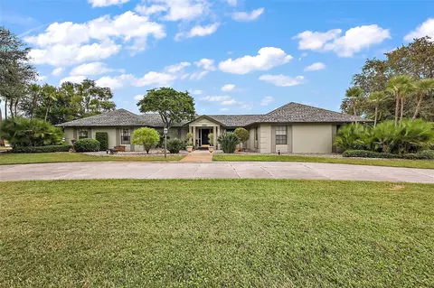2431 E Crooked Lake Club Blvd, Eustis, FL 32726