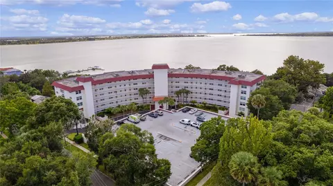 601 N Mcdonald St #204, Mount Dora, FL 32757