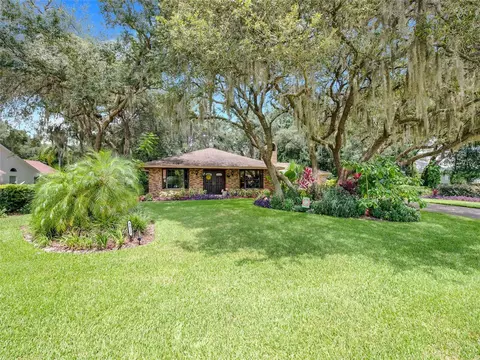 9813 Fairway Cir, Leesburg, FL 34788
