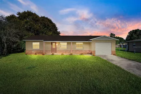 417 Winners Cir, Lady Lake, FL 32159