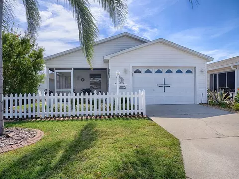 2358 Pine Ridge St, The Villages, FL 32162