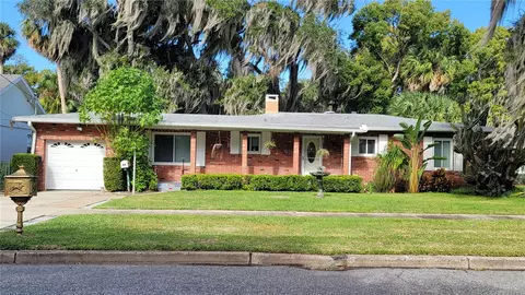 1303 Lake Shore Blvd, Tavares, FL 32778