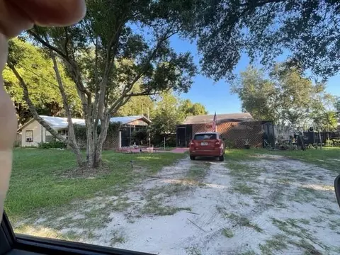 31716 Merry Rd, Tavares, FL 32778