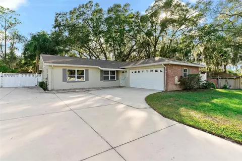 2044 Melanie St, Fruitland Park, FL 34731