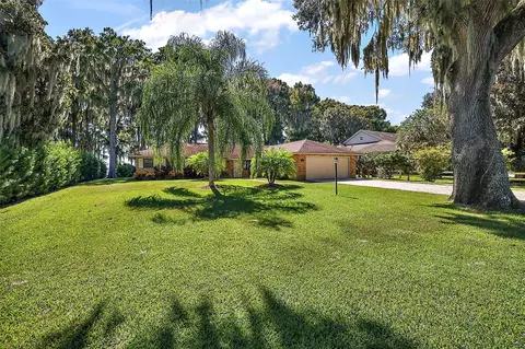 9828 Rosemary Ln, Leesburg, FL 34788
