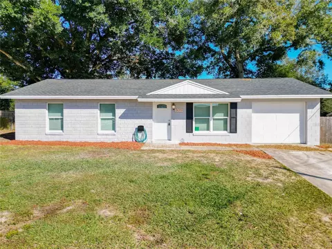 309 Magnolia Way, Lady Lake, FL 32159