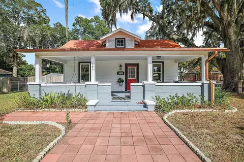 295 E Lake St, Umatilla, FL 32784