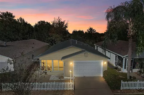 1717 Campos Dr, The Villages, FL 32162