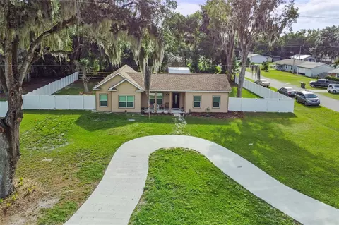 168 E Lakeview St, Umatilla, FL 32784