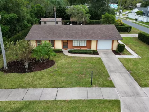 740 Wisteria Ave, Umatilla, FL 32784