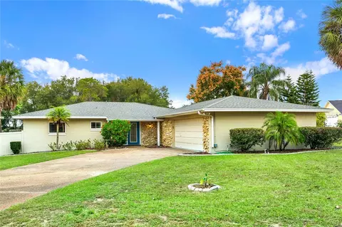 2445 Hilltop Ct, Eustis, FL 32726