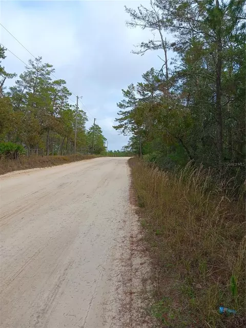 5232 W Osmond Ln, Dunnellon, FL 34433
