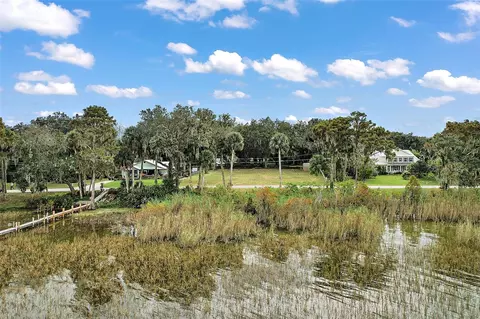 8818 Lakeshore Dr, Yalaha, FL 34797