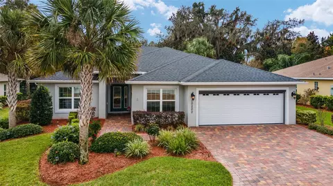 10200 Julia Isles Ave, Oxford, FL 34484