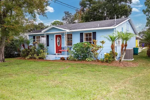 814 N New Hampshire Ave, Tavares, FL 32778