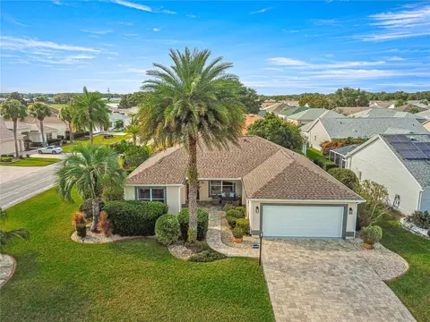 1379 Camero Dr, Lady Lake, FL 32159