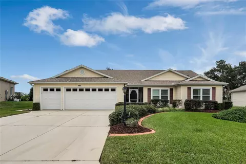 4750 Sawgrass Lake Cir, Leesburg, FL 34748