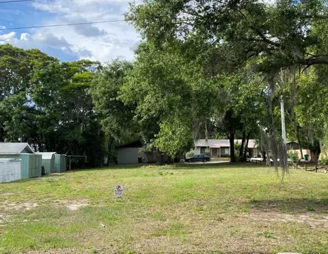 731 Liberty Ave, Mount Dora, FL 32757