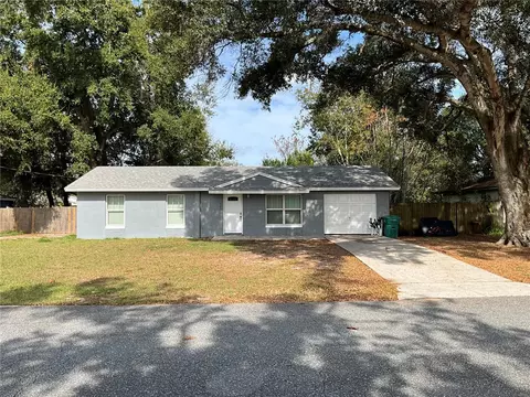 303 Magnolia Way, Lady Lake, FL 32159
