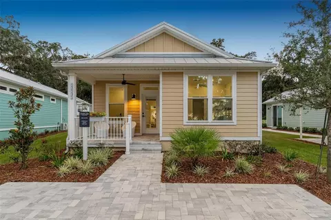 12131 Grand Oak Ln, Oxford, FL 34484