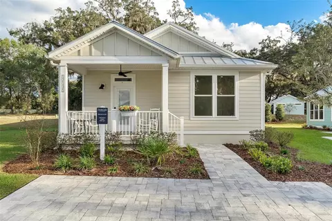 12135 Grand Oak Ln, Oxford, FL 34484