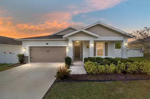37051 Scenic Ridge Dr, Grand Island, FL 32735