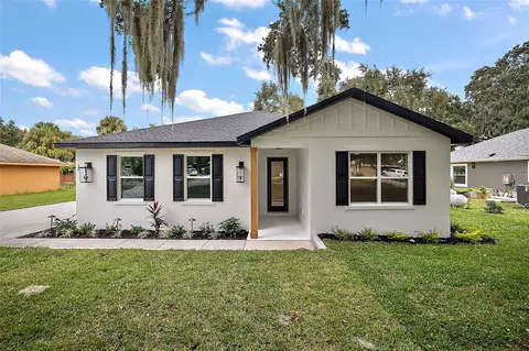 32 Orange Blossom Trl, Yalaha, FL 34797