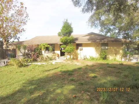 51 N Bay Lake Ave, Mascotte, FL 34753