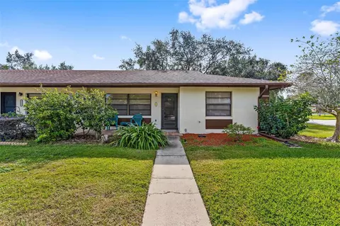 12516 Orangewood Ct, Tavares, FL 32778