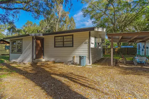 2879 Cr 426b, Lake Panasoffkee, FL 33538