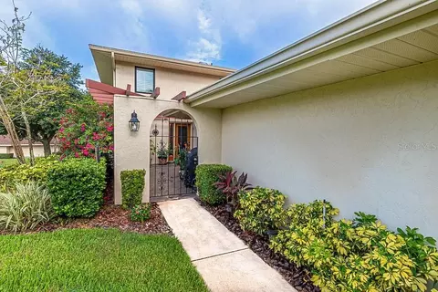 100 S Tremain St #H4, Mount Dora, FL 32757