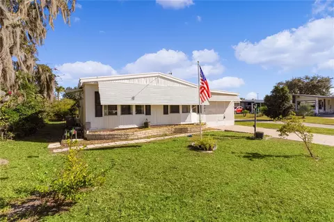 5501 Lansing Dr, Wildwood, FL 34785