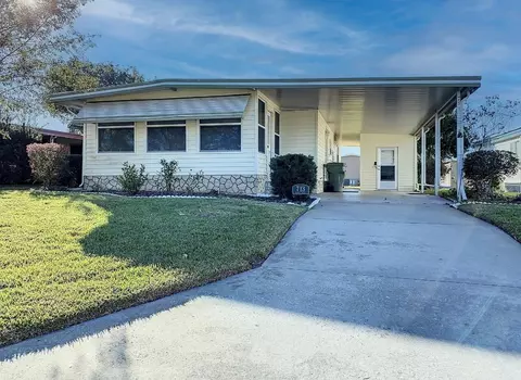 713 Surrey Pl, Leesburg, FL 34748