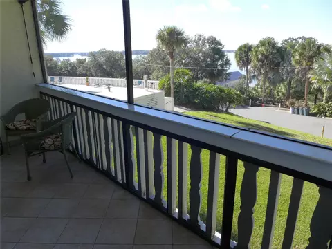 601 N Mcdonald St #107, Mount Dora, FL 32757