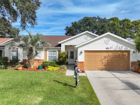 25204 River Crest Dr, Leesburg, FL 34748