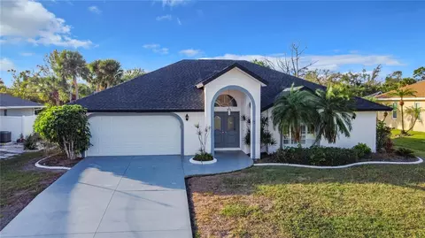 17 Mark Twain Ln, Rotonda West, FL 33947