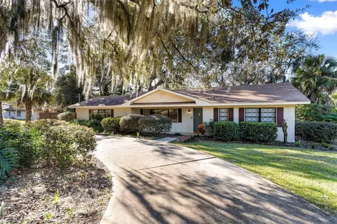 2898 E Crooked Lake Dr, Eustis, FL 32726