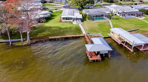 34208 Island Dr, Leesburg, FL 34788