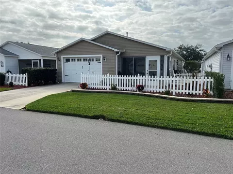 2906 Barboza Dr, The Villages, FL 32162