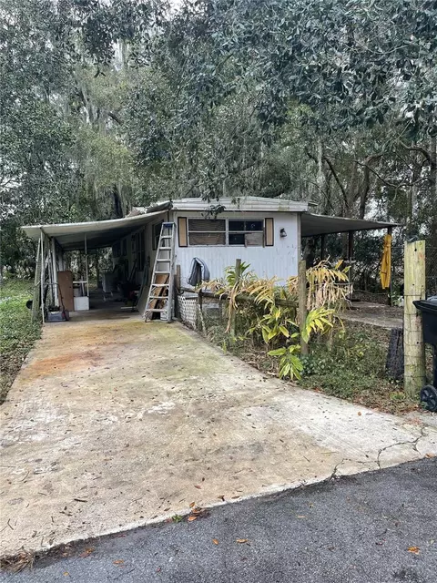 343 SW 1st St, Webster, FL 33597 photo 1