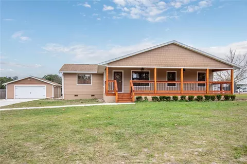 23604 Oak Ln, Sorrento, FL 32776