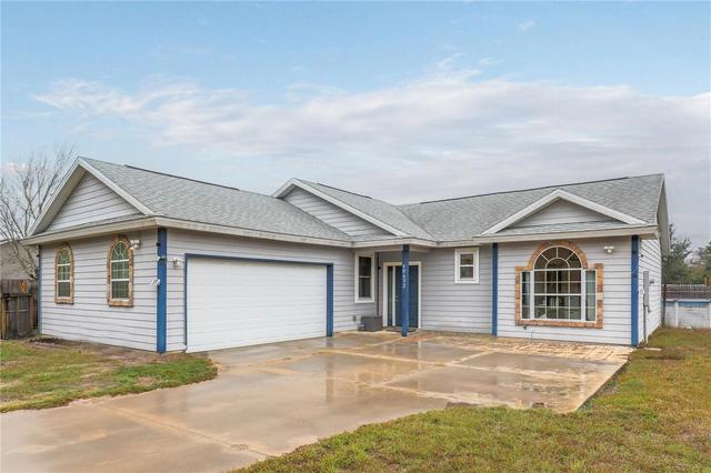 40632 E 7th Ave, Umatilla, FL 32784