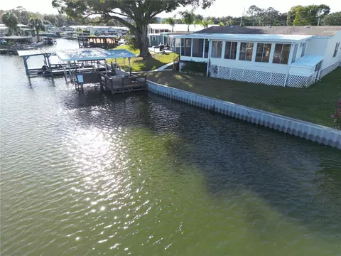 30116 Green Bay Dr, Tavares, FL 32778