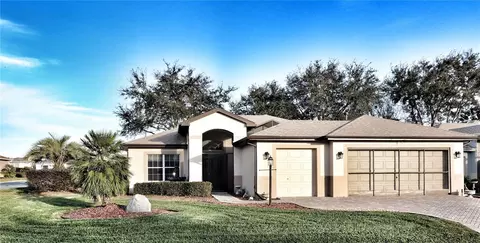 20752 Queen Alexandra Dr, Leesburg, FL 34748