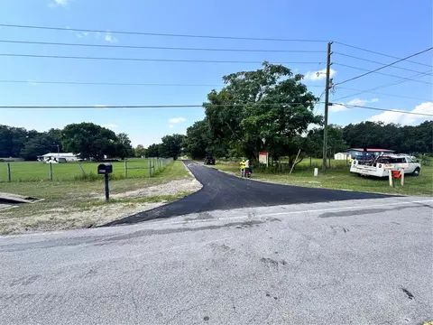 12594 SE Maricamp Rd, Ocklawaha, FL 32179