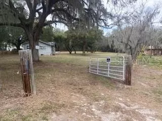 230 S Bay Lake Ave, Mascotte, FL 34753