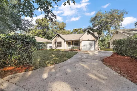1561 Dorset Dr, Mount Dora, FL 32757