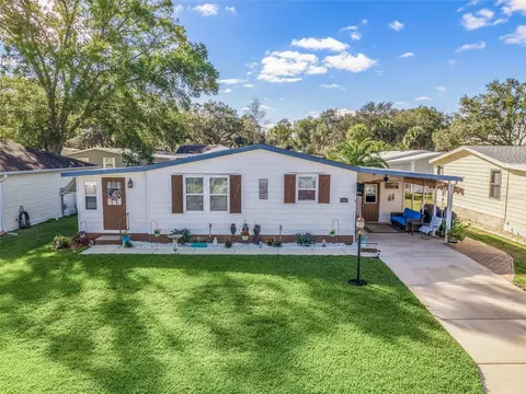 906 Rose Ln, The Villages, FL 32159