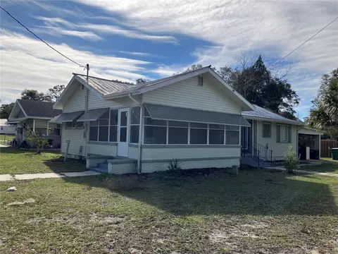 725 N Warfield Ave, Wildwood, FL 34785