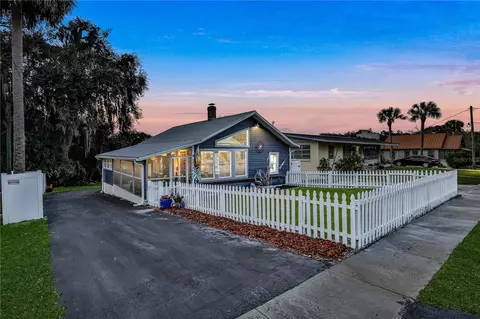 251 S Clayton St, Mount Dora, FL 32757